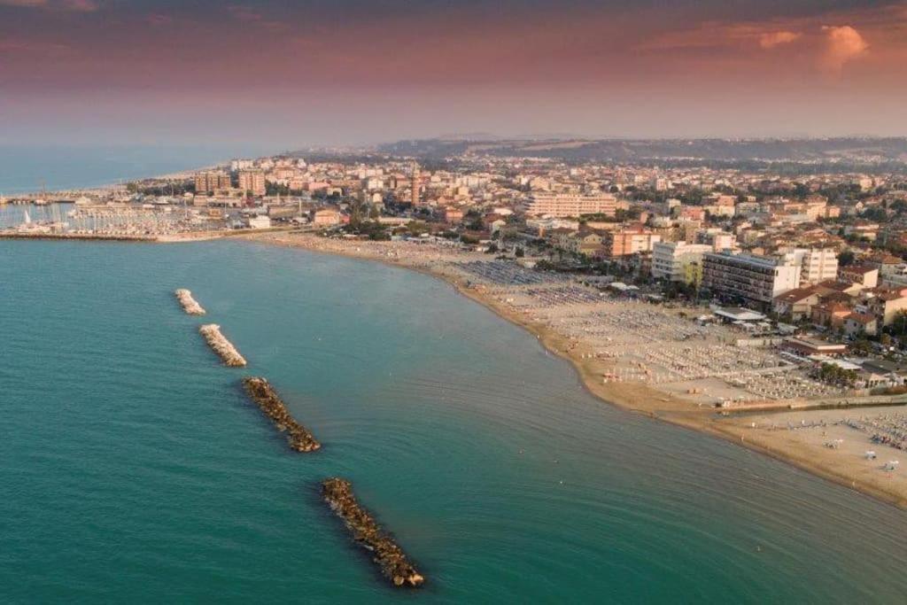 Appartamento A 5 Minuti Dalla Spiaggia Wifi Ac Beach Civitanova Marche Esterno foto